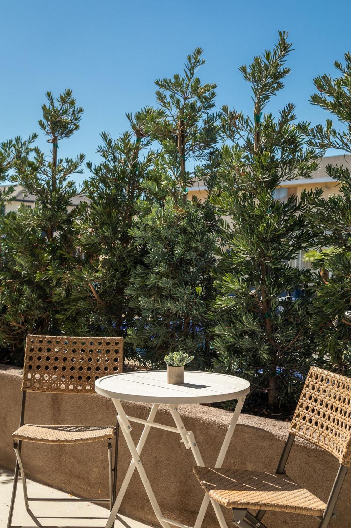 California Inn Anaheim Exterior photo